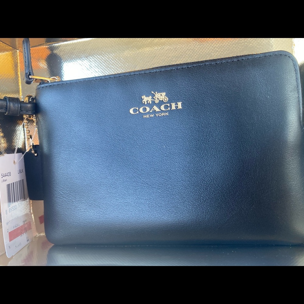 NWT Coach retail wristlet with gift box - Picture 2 of 8